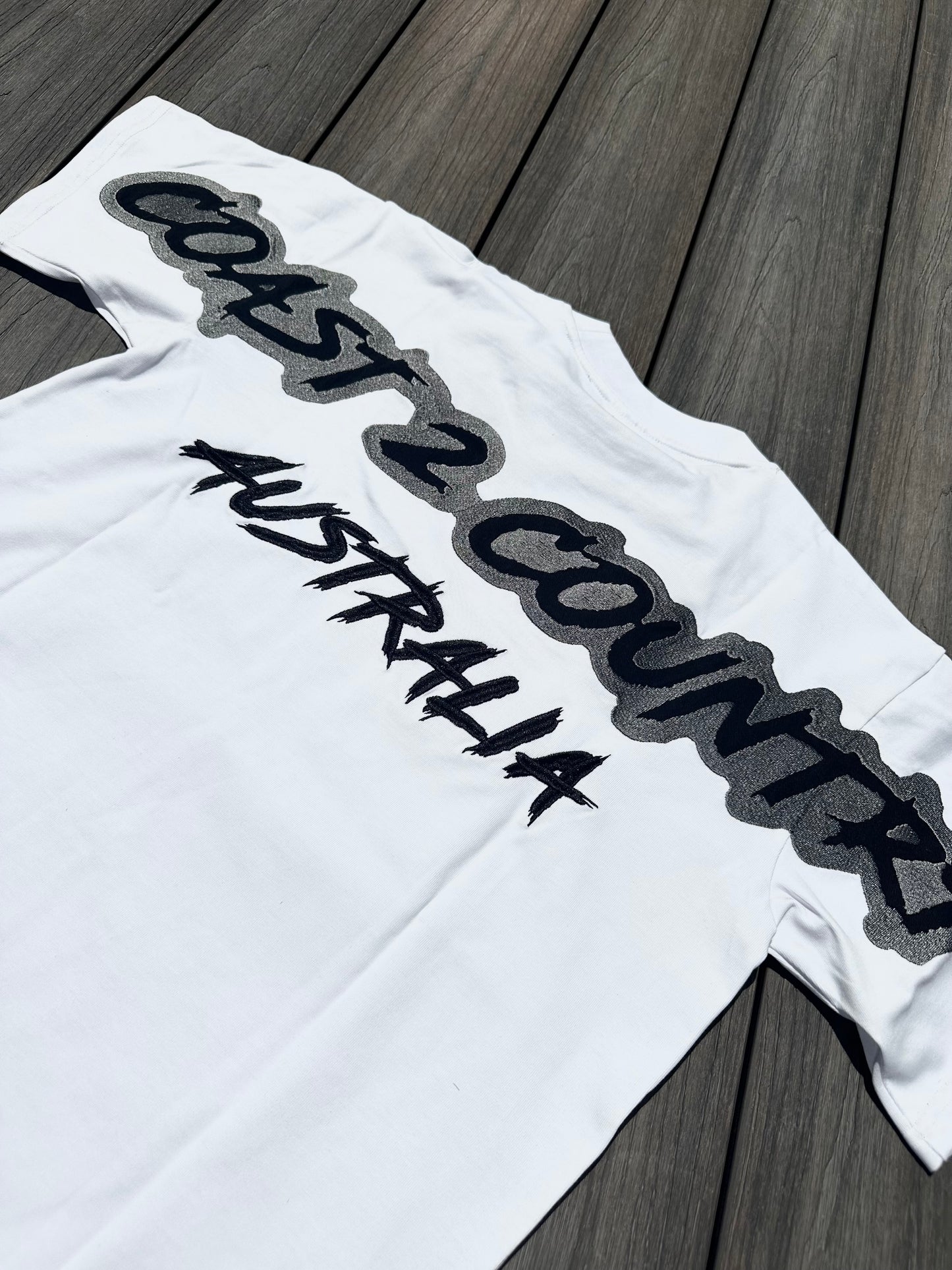 08 CORE EMBROIDERY tee
